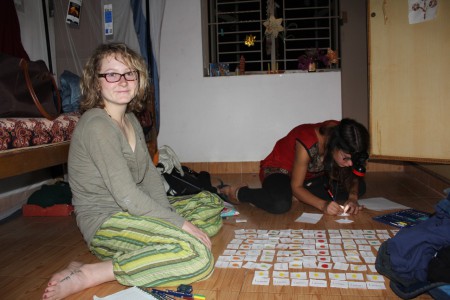 Beim Unterricht vorbereiten, mit Milena